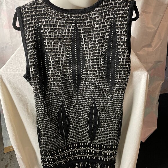 BCBG Long Sweater Vest with fringe size xl - Picture 2 of 3